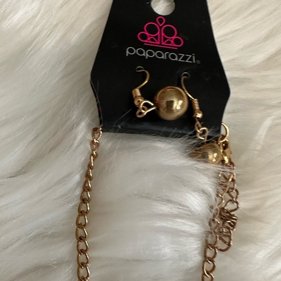 🧡10/$10 Paparazzi Gold Dainty Necklace with Minimalist Charm - Picture 3 of 4